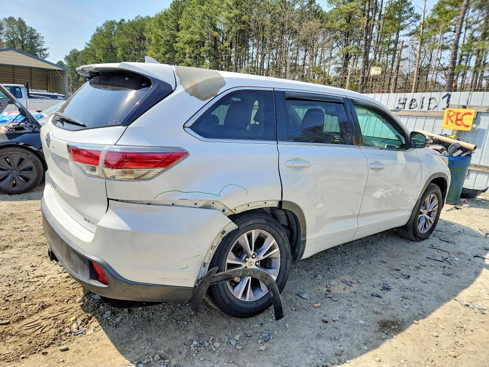2015 Toyota Highlander VIN 5TDBKRFH5FS087646 COPART salvage auction — SIDE, Md - Cert Of Salvage > 75% Damage, sold $5,400 on 2026-07-14 (photo 3)