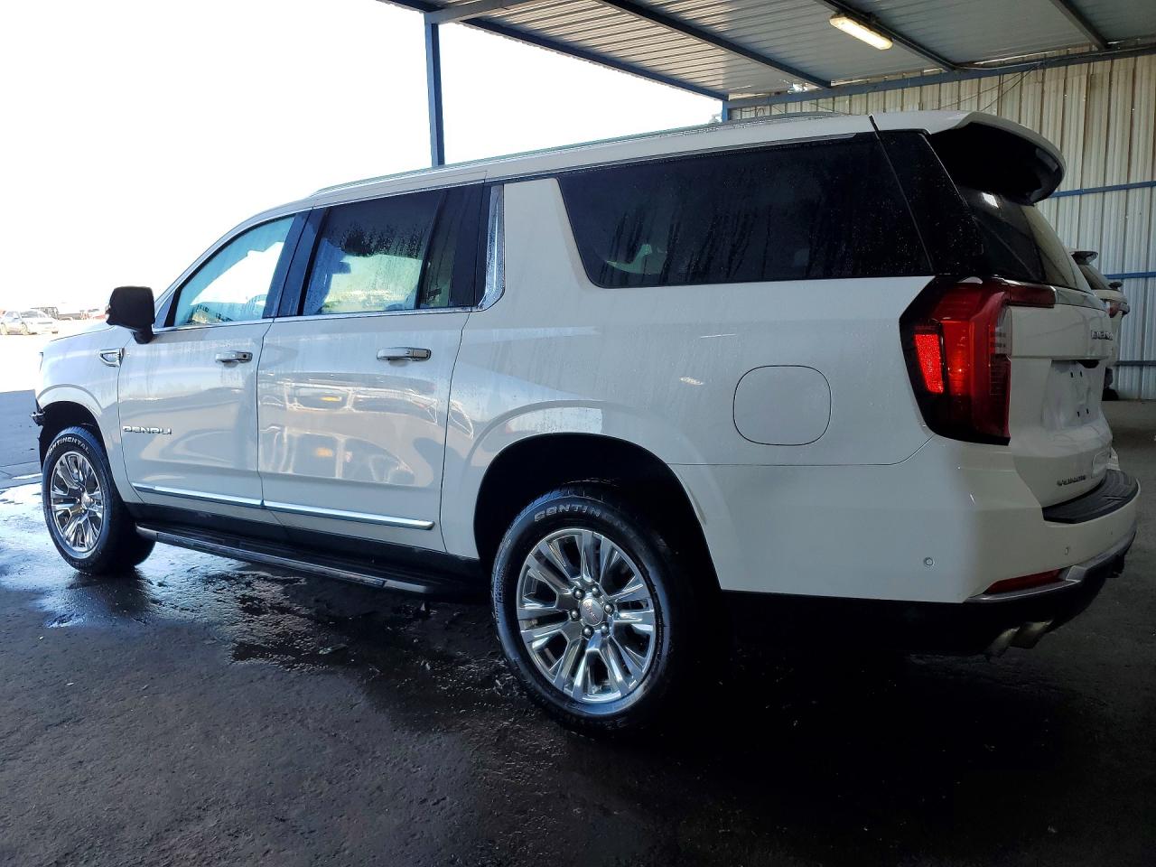 2025 Gmc Yukon xl VIN 1GKS2JRL1SR377882 COPART salvage auction — Front End, CO - SALVAGE TITLE, sold $29,500 on 2026-07-27 (photo 2)