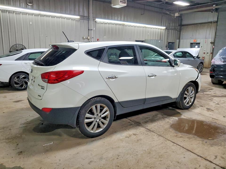 2013 Hyundai Tucson VIN KM8JUCAC2DU557585 COPART salvage auction — FRONT END, Il - Salvage Certificate, sold $350 on 2026-07-28 (photo 3)