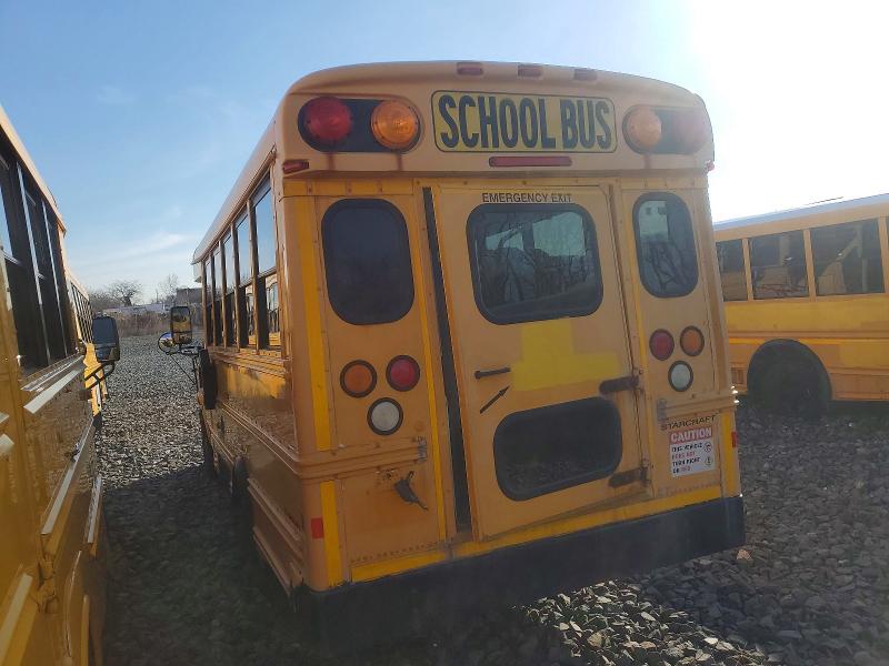 2011 Chevrolet Bus VIN 1GBHG31C891156131 COPART salvage auction — NORMAL WEAR, NY - CERTIFICATE OF TITLE, sold $2,500 on 2026-07-09 (photo 3)