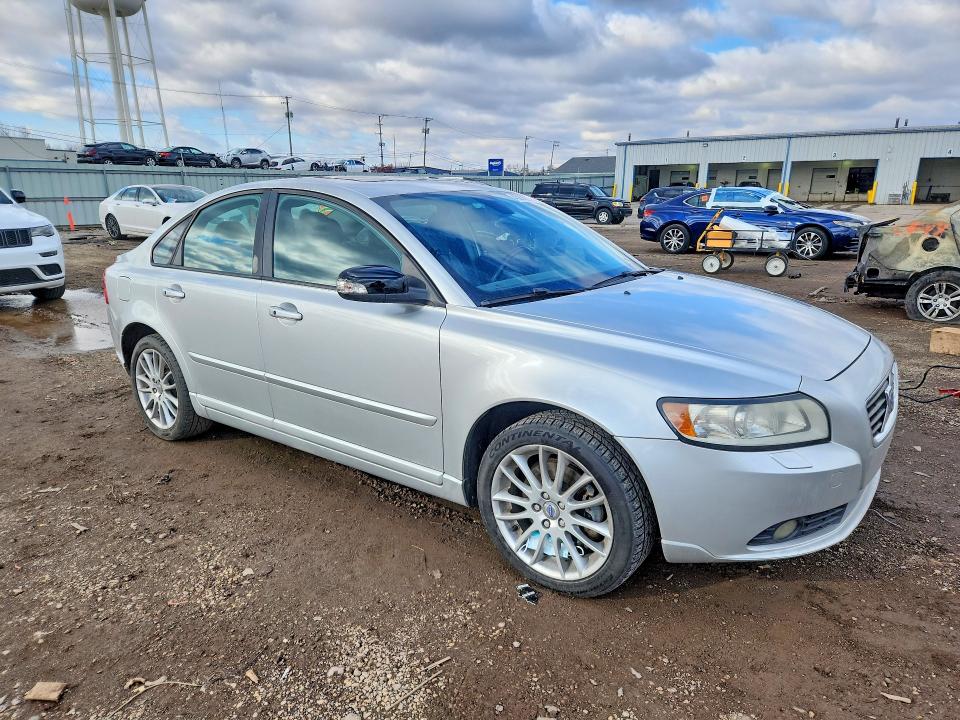 2010 Volvo S40 VIN YV1382MS9A2494436 COPART salvage auction — FRONT END, IN - CERTIFICATE OF TITLE, sold $375 on 2026-08-07 (photo 4)