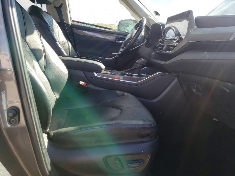 2022 Toyota Highlander VIN 5TDEBRCH3NS097379 COPART salvage auction — SIDE, Nv - Salvage Title, sold $17,500 on 2026-07-23 (photo 7)