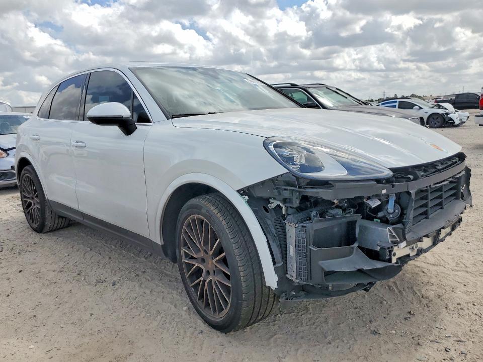 2023 Porsche Cayenne VIN WP1AA2AY6PDA06517 COPART salvage auction — FRONT END, Tx - Salvage Vehicle Title, sold $26,250 on 2026-07-02 (photo 4)