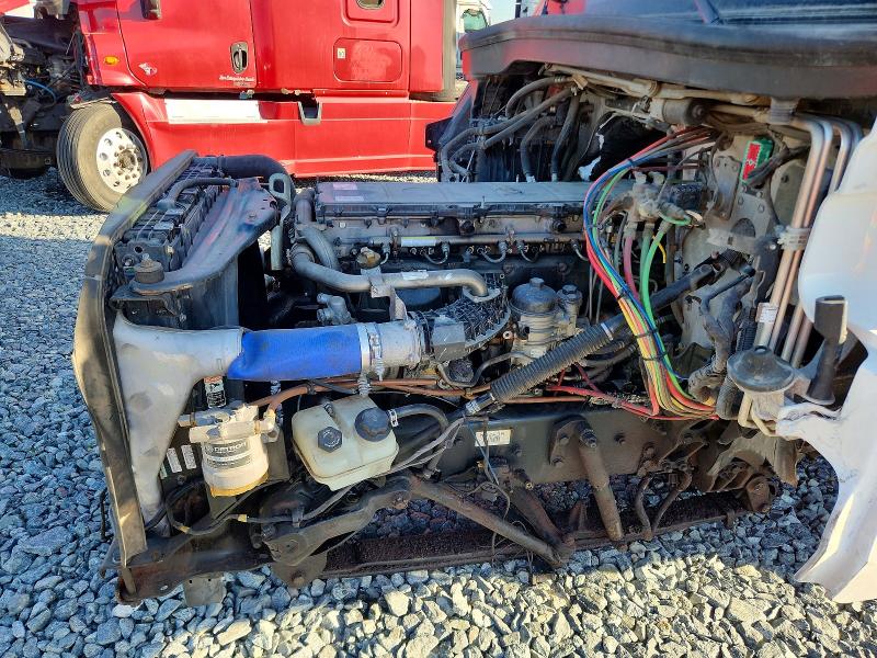 2022 Freightliner Cascadia 126 VIN 3AKJHHDR5NSNB4638 COPART salvage auction — ALL OVER, CA - SALVAGE CERTIFICATE, sold $5,625 on 2026-07-29 (photo 7)
