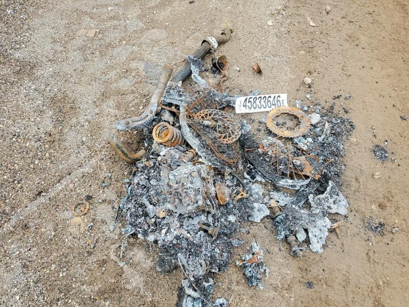 2003 Honda Crf VIN JH2PE05363M105066 COPART salvage auction — BURN, Mi - Dealer Only Clean Title, sold $15 on 2026-07-22 (photo 5)