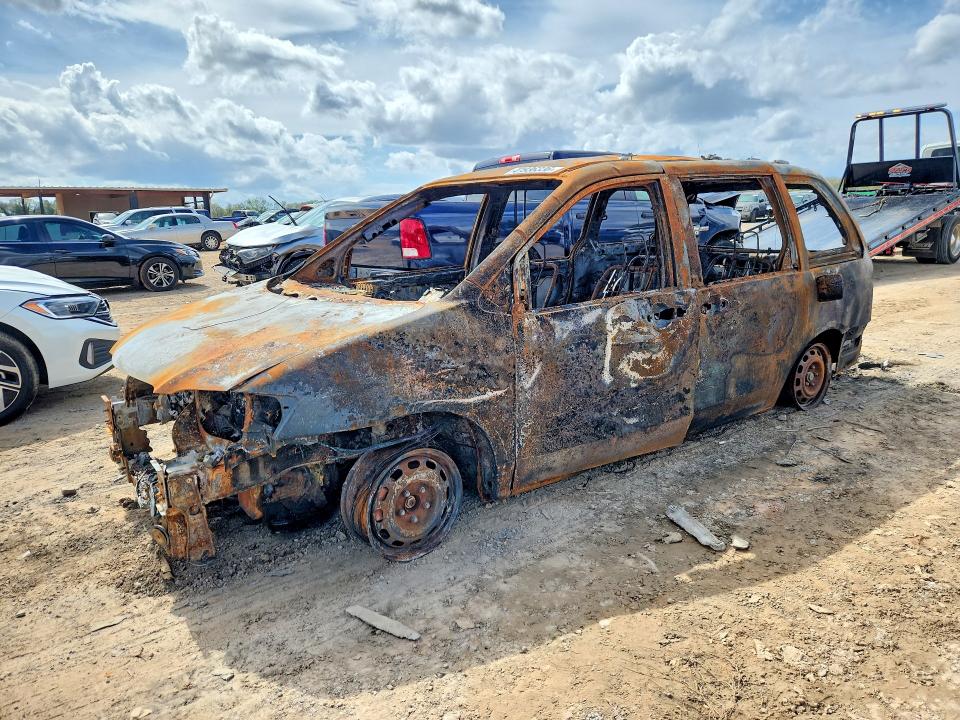 2000 Mazda Mpv VIN JM3LW28G6Y0134443 COPART salvage auction — BURN, Tn - Non-Repairable Certificate, sold $125 on 2026-07-29 (photo 1)