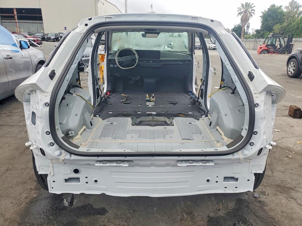2025 Kia Ev6 VIN 5XYC34JA9SG013247 COPART salvage auction — STRIPPED, Ca - Certificate Of Title, sold $14,100 on 2026-07-02 (photo 6)