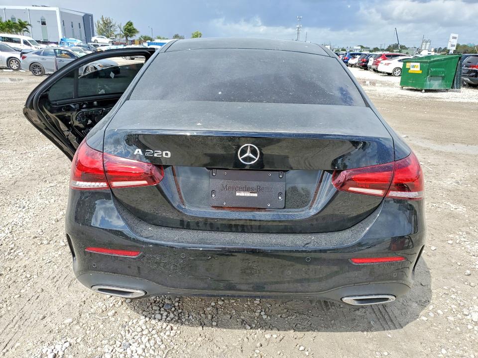 2022 Mercedes-benz A-klasse VIN W1K3G4EB9NJ339972 COPART salvage auction — SIDE, Salvage Title, sold $14,100 on 2026-08-04 (photo 6)