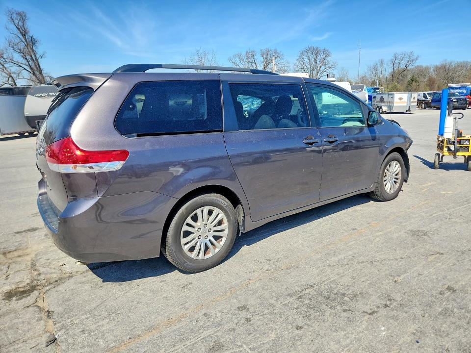 2014 Toyota Sienna VIN 5TDYK3DC0ES427623 COPART salvage auction — FRONT END, Il - Salvage Certificate, sold $2,450 on 2026-07-29 (photo 3)