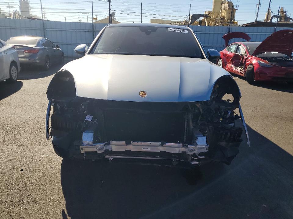 2022 Porsche Cayenne VIN WP1BE2AY8NDA51058 COPART salvage auction — Front End, CA - SALVAGE CERTIFICATE (P), sold $37,000 on 2026-04-21 (photo 5)