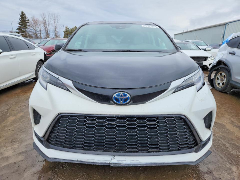 2021 Toyota Sienna VIN 5TDGRKEC9MS007969 COPART salvage auction — VANDALISM, Salvage Title, sold $3,500 on 2026-07-30 (photo 5)