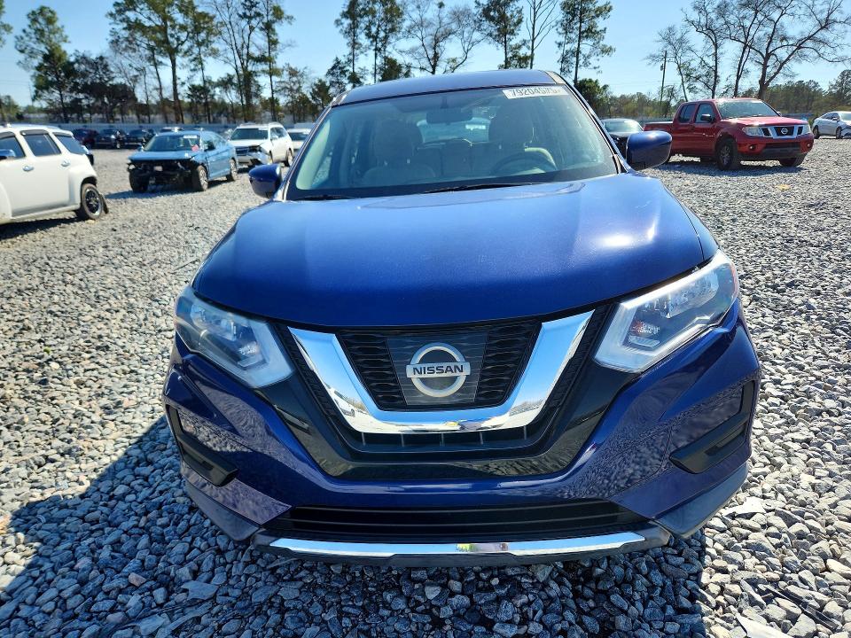 2017 Nissan Rogue VIN KNMAT2MT8HP584680 COPART salvage auction — SIDE, Salvage Title, sold $825 on 2026-07-30 (photo 5)