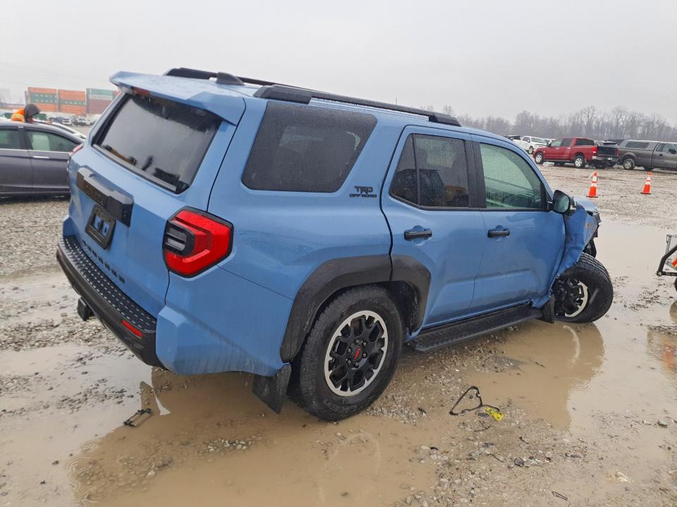 2025 Toyota 4runner VIN JTEVA5BR0S5024845 COPART salvage auction — Front End, OH - CERT OF TITLE-SALVAGE, sold $25,750 on 2026-06-12 (photo 3)