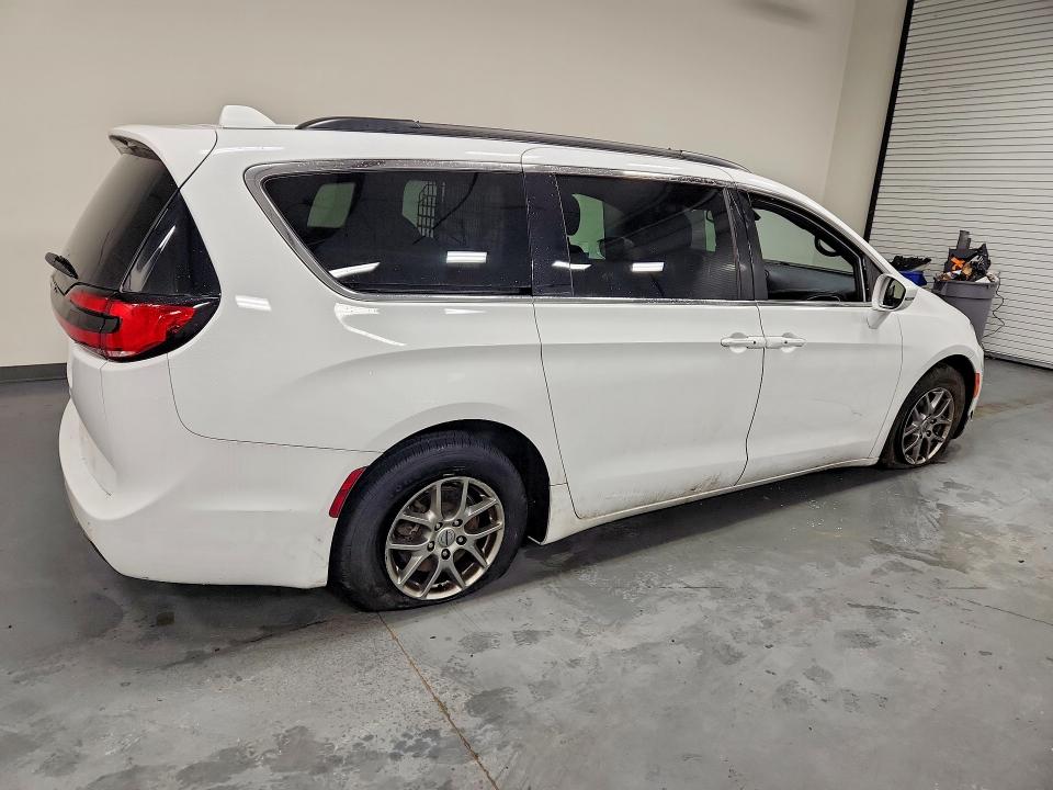 2022 Chrysler Pacifica VIN 2C4RC1FG7NR158051 COPART salvage auction — FRONT END, Va - Cert Of Title - Salvage, sold $125 on 2026-07-09 (photo 3)