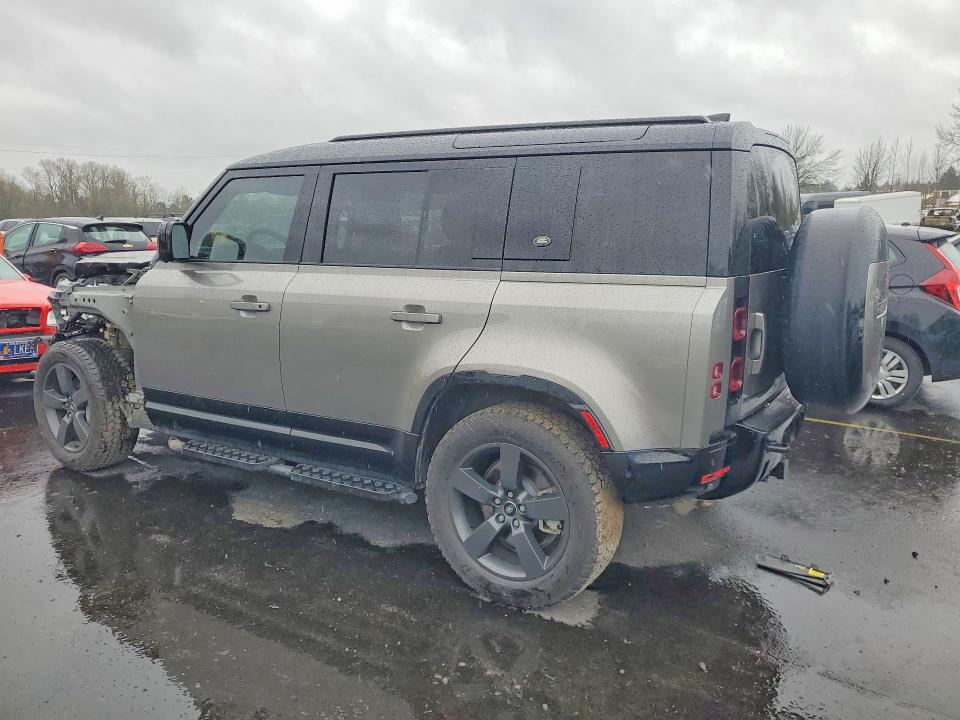 2024 Land rover Defender VIN SALE27EU8R2288395 COPART salvage auction — FRONT END, Or - Lien Papers Salvage, sold $38,250 on 2026-07-27 (photo 2)