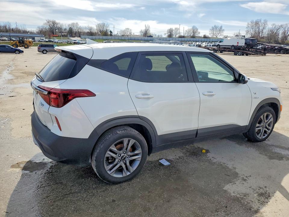 2021 Kia Seltos VIN KNDEPCAA6M7136737 COPART salvage auction — VANDALISM, Mo - Salvage Certificate Of Title, sold $6,200 on 2026-07-17 (photo 3)
