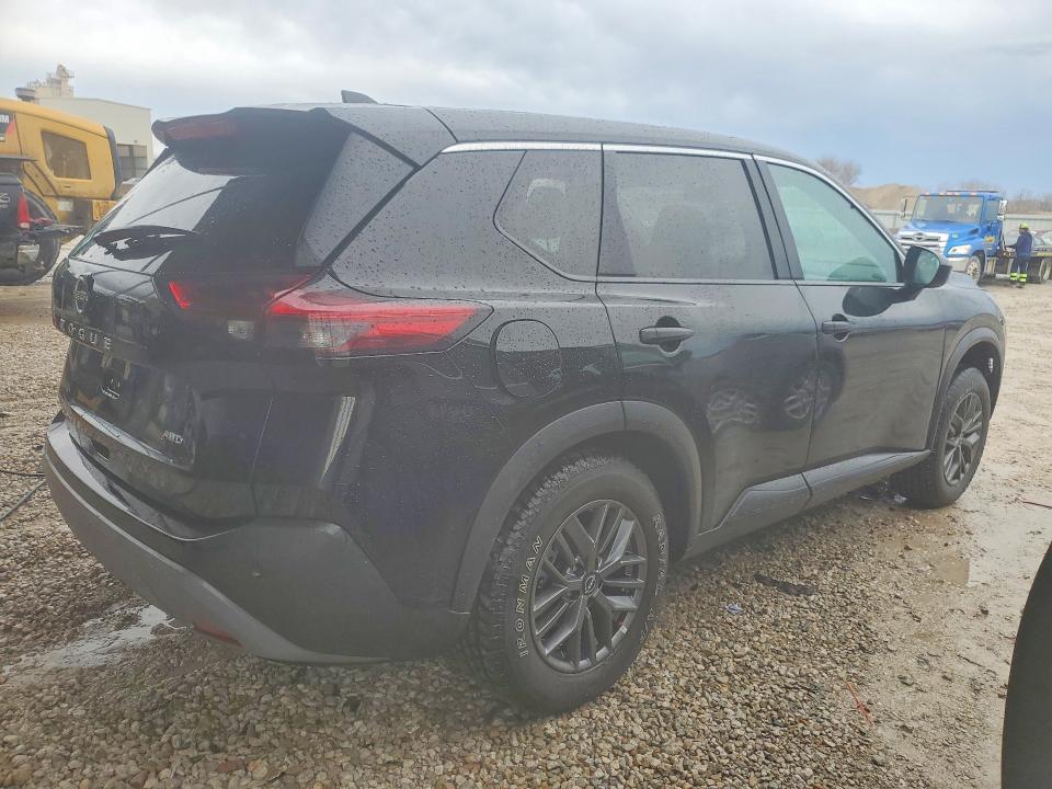 2023 Nissan Rogue sport VIN 5N1BT3AB3PC857905 COPART salvage auction — SIDE, Mo - Cert Of Title-Repossessed, sold $7,900 on 2026-08-13 (photo 3)
