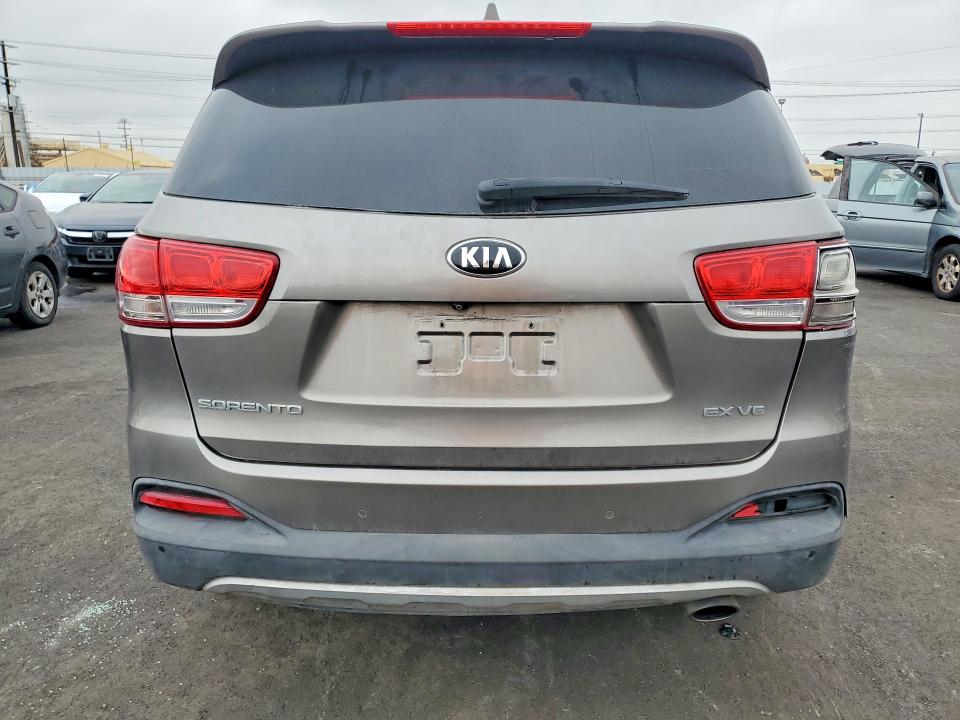 2016 Kia Sorento VIN 5XYPH4A52GG043932 COPART salvage auction — SIDE, Ca - Dis/Dlr/Exp Only Clean Title, sold $1,550 on 2026-07-29 (photo 6)