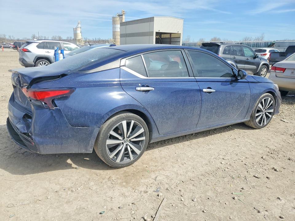 2019 Nissan Altima VIN 1N4BL4BV2KC152112 COPART salvage auction — REAR END, Salvage Title, sold $2,350 on 2026-09-03 (photo 3)