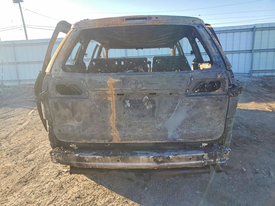 2006 Toyota Sienna VIN 5TDZA23C46S508242 COPART salvage auction — BURN, IL - JUNKING CERT OF A VEHICLE, sold $225 on 2026-07-17 (photo 6)
