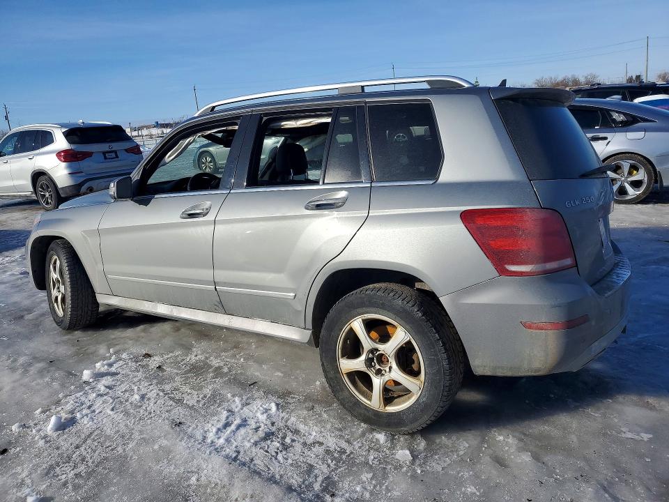 2015 Mercedes-benz Glk-klasse VIN WDCGG0EB7FG425357 COPART salvage auction — SIDE, On - Bill Of Sale - Parts Only, sold $250 on 2026-07-23 (photo 2)