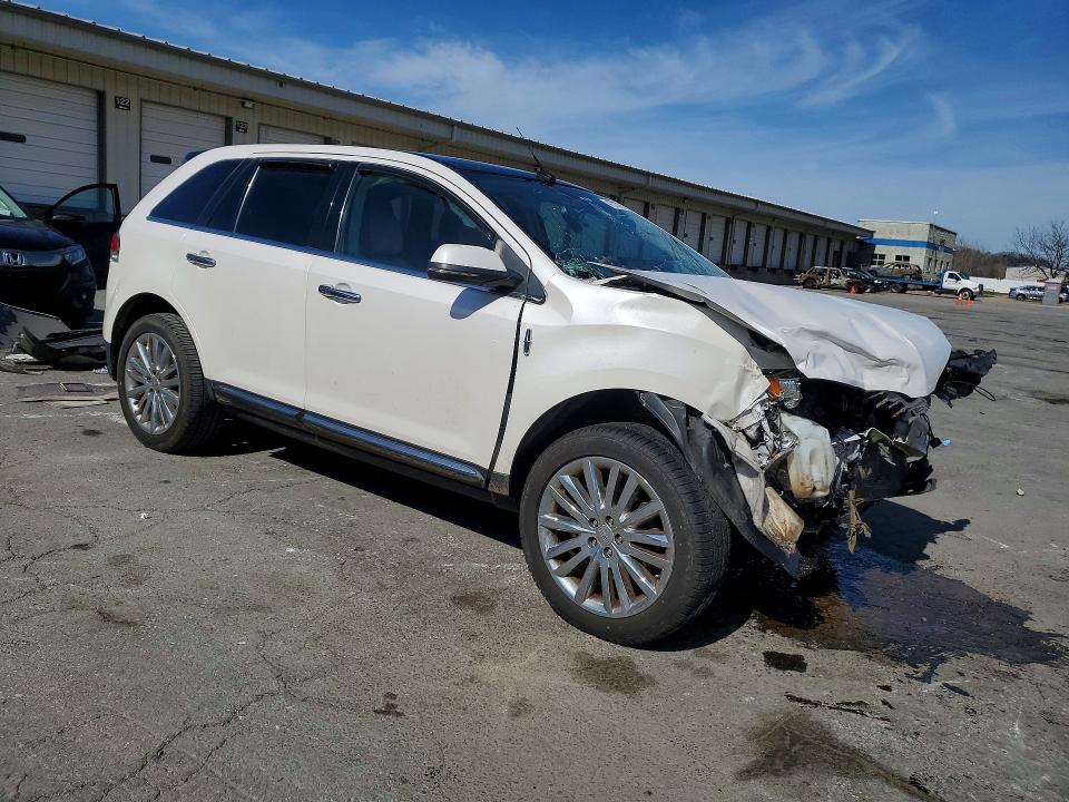 2015 Lincoln Mkx VIN 2LMDJ6JK6FBL23946 COPART salvage auction — FRONT END, Ky - Cert Of Title-Salvage, sold $625 on 2026-07-09 (photo 4)