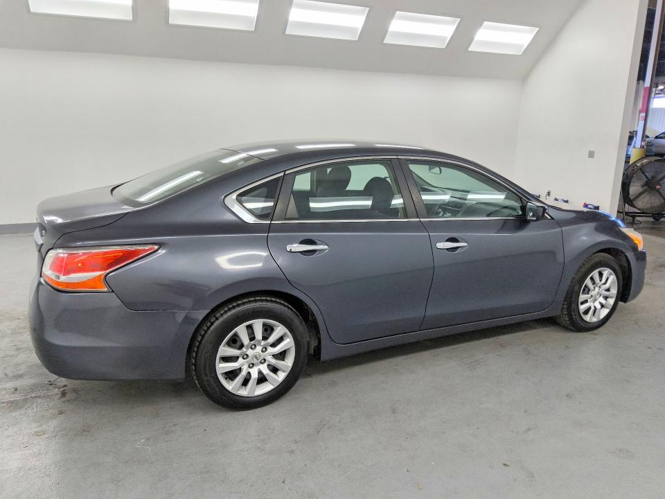 2013 Nissan Altima VIN 1N4AL3AP2DC277557 COPART salvage auction — MECHANICAL, Ca - Dis/Dlr/Exp Only Clean Title, sold $425 on 2026-07-21 (photo 3)