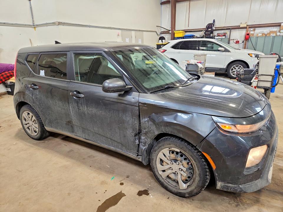 2021 Kia Soul VIN KNDJ23AU8M7794129 COPART salvage auction — SIDE, Salvage Title, sold $2,100 on 2026-07-30 (photo 4)