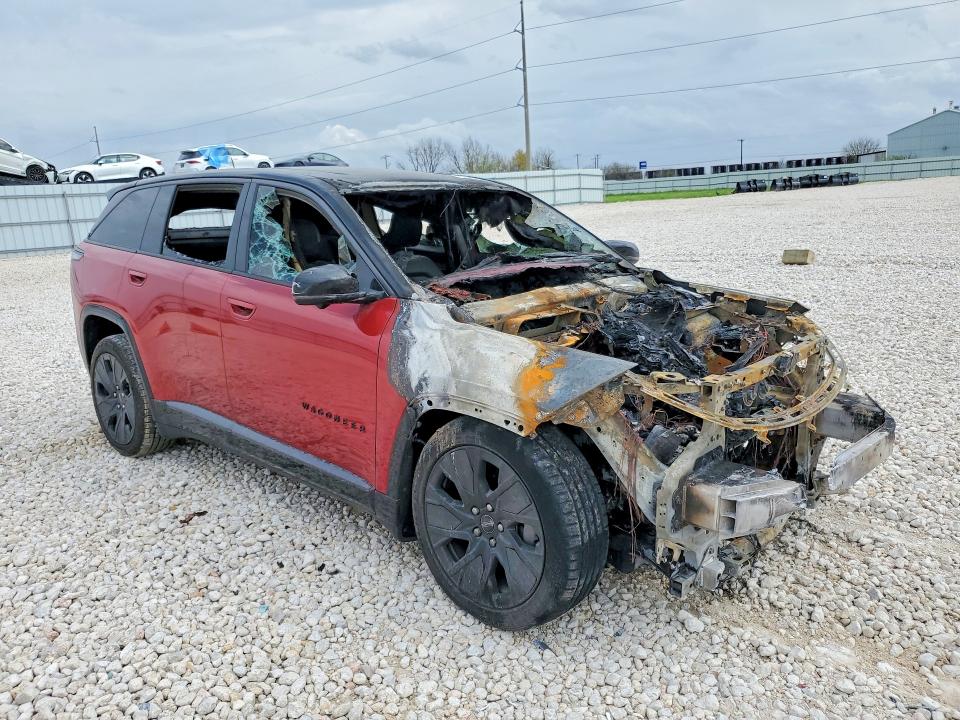 2024 Jeep Grand wagoneer VIN 3C4RJNAK3RT179068 COPART salvage auction — VANDALISM, TX - NONREPAIRABLE TITLE, sold $900 on 2026-07-02 (photo 4)