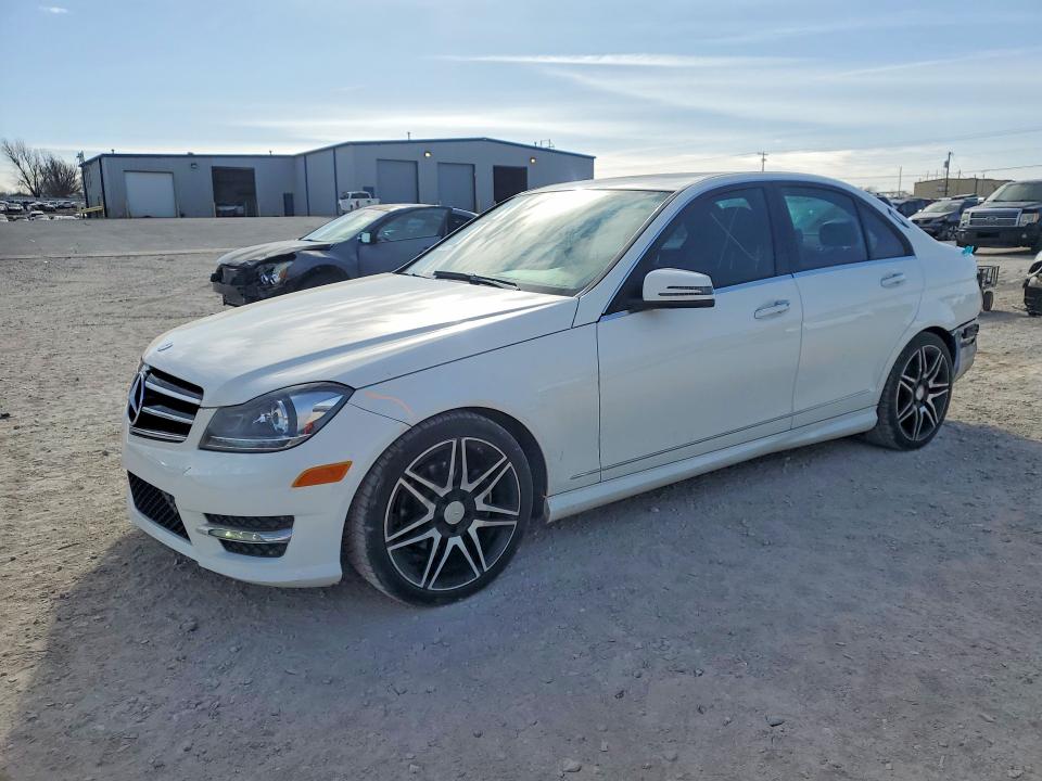 2014 Mercedes-benz C-klasse VIN WDDGF4HB4EA902393 COPART salvage auction — REAR END, Salvage Title, sold $1,250 on 2026-08-11 (photo 1)
