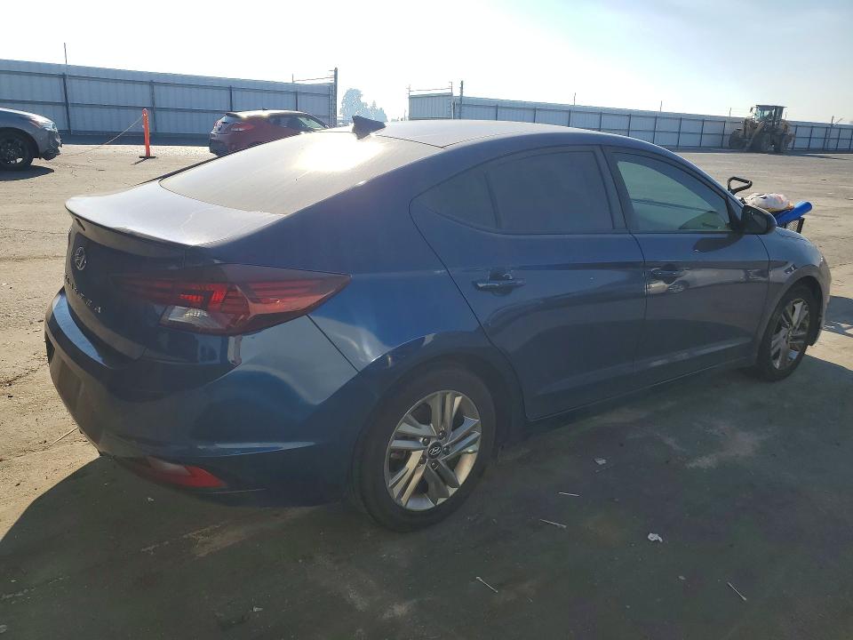 2019 Hyundai Elantra VIN 5NPD84LFXKH435440 COPART salvage auction — MINOR DENT/SCRATCHES, Ca - Dis/Dlr/Exp Only Clean Title, sold $1,300 on 2026-07-09 (photo 3)