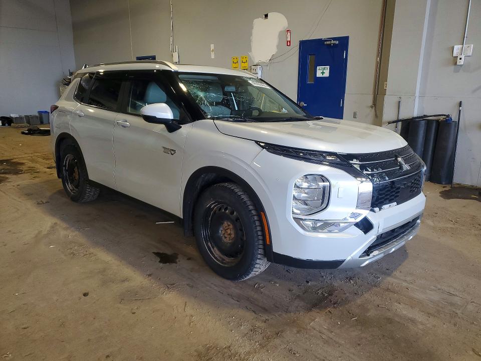 2025 Mitsubishi Outlander VIN JA4T5VA95SZ601034 COPART salvage auction — FRONT END, Pe - Salvage Title, sold $21,300 on 2026-07-23 (photo 4)