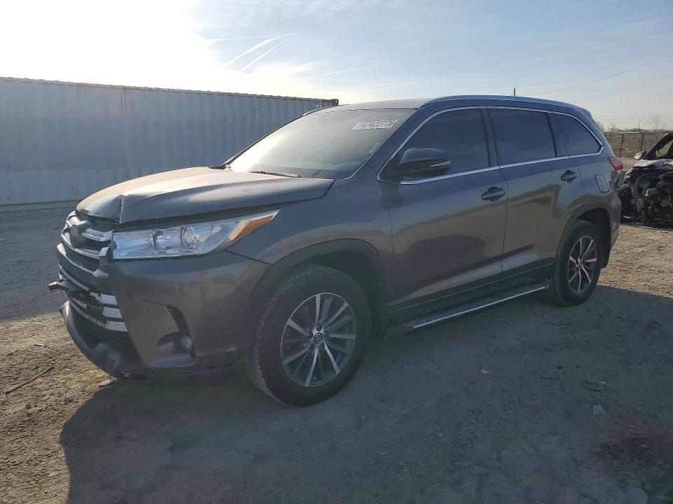 2017 Toyota Highlander VIN 5TDJZRFHXHS432146 COPART salvage auction — FRONT END, In - Bill Of Sale - Parts Only, sold $2,100 on 2026-07-24 (photo 1)