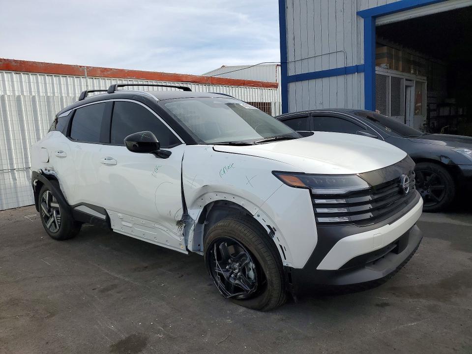 2026 Nissan Kicks VIN 3N8AP6CE6TL374781 COPART salvage auction — SIDE, NV, sold $8,300 on 2026-07-22 (photo 4)