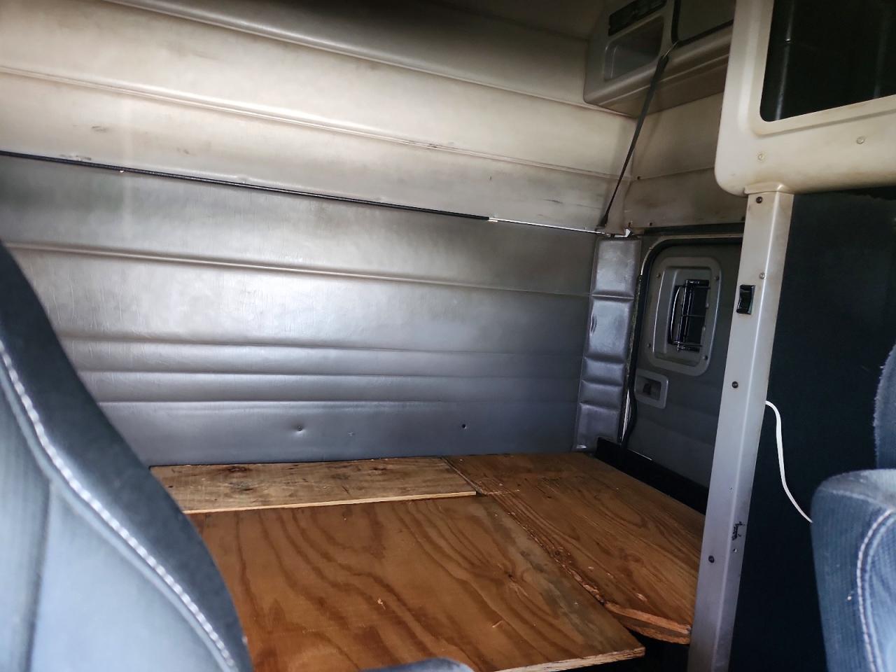 2007 Peterbilt 379 VIN 1XP5DB9X87D674825 COPART salvage auction — Normal Wear, GA - CERTIFICATE OF TITLE (P), sold $31,000 on 2026-07-08 (photo 6)
