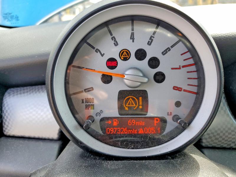 2009 Mini Cooper VIN WMWMF73589TW87141 COPART salvage auction — NORMAL WEAR, Fl - Certificate Of Title (P), sold $1,550 on 2026-07-09 (photo 9)
