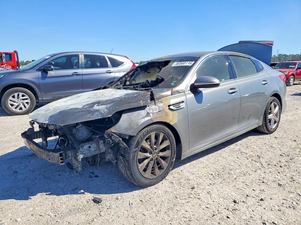 2016 Kia Optima VIN 5XXGU4L32GG045093 COPART salvage auction — ENGINE BURN, Tx - Salvage Vehicle Title, sold $200 on 2026-07-02 (photo 1)