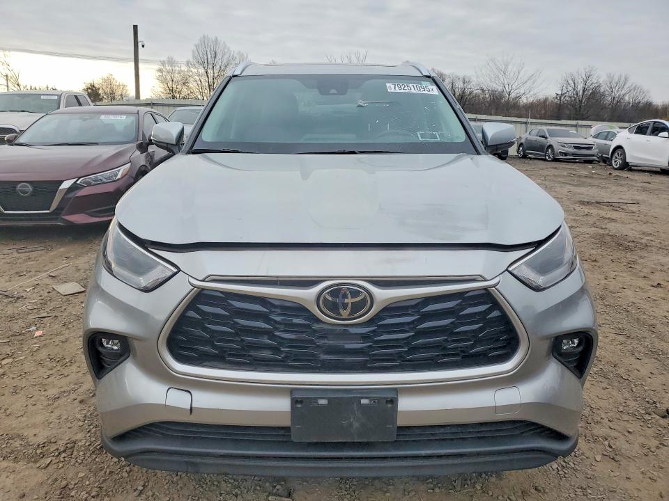 2021 Toyota Highlander VIN 5TDGZRBH2MS081968 COPART salvage auction — MISSING/ALTERED VIN, Nj - Cert Of Title-Salvage, sold $18,000 on 2026-07-10 (photo 5)
