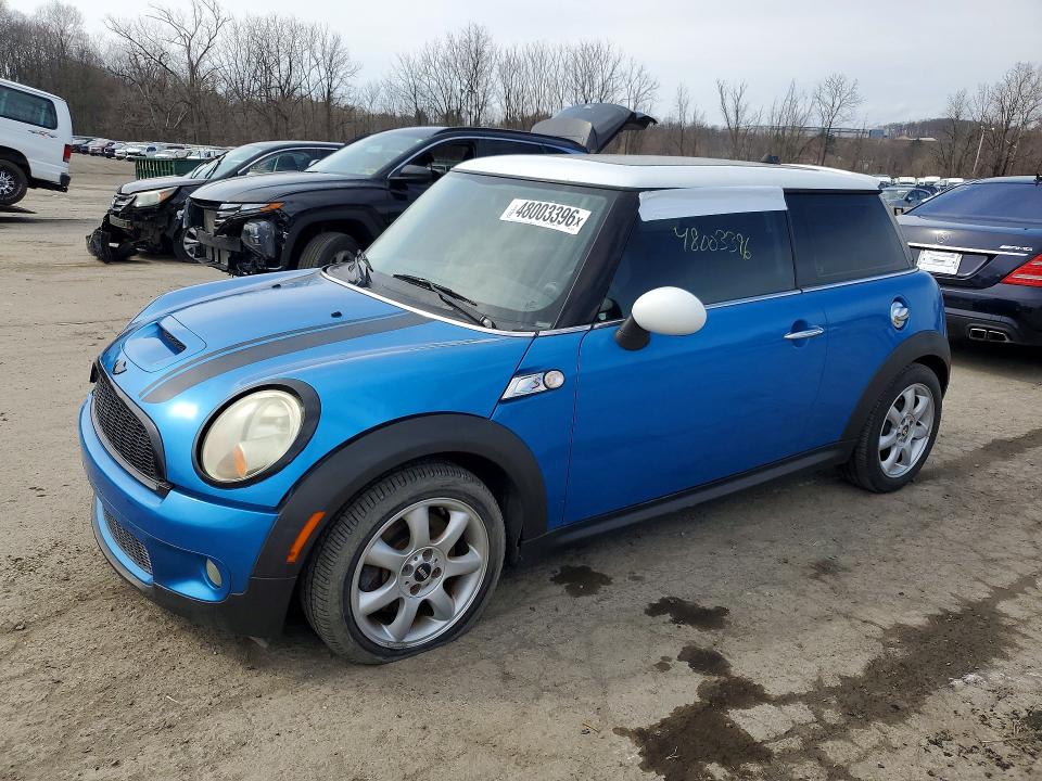 2009 Mini Cooper VIN WMWMF73589TW87141 COPART salvage auction — NORMAL WEAR, Fl - Certificate Of Title (P), sold $1,550 on 2026-07-09 (photo 1)