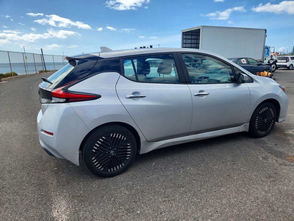 2025 Nissan Leaf VIN 1N4CZ1CV3SC557606 COPART salvage auction — WATER/FLOOD, HI - CERTIFICATE OF SALVAGE, sold $1,750 on 2026-07-27 (photo 3)