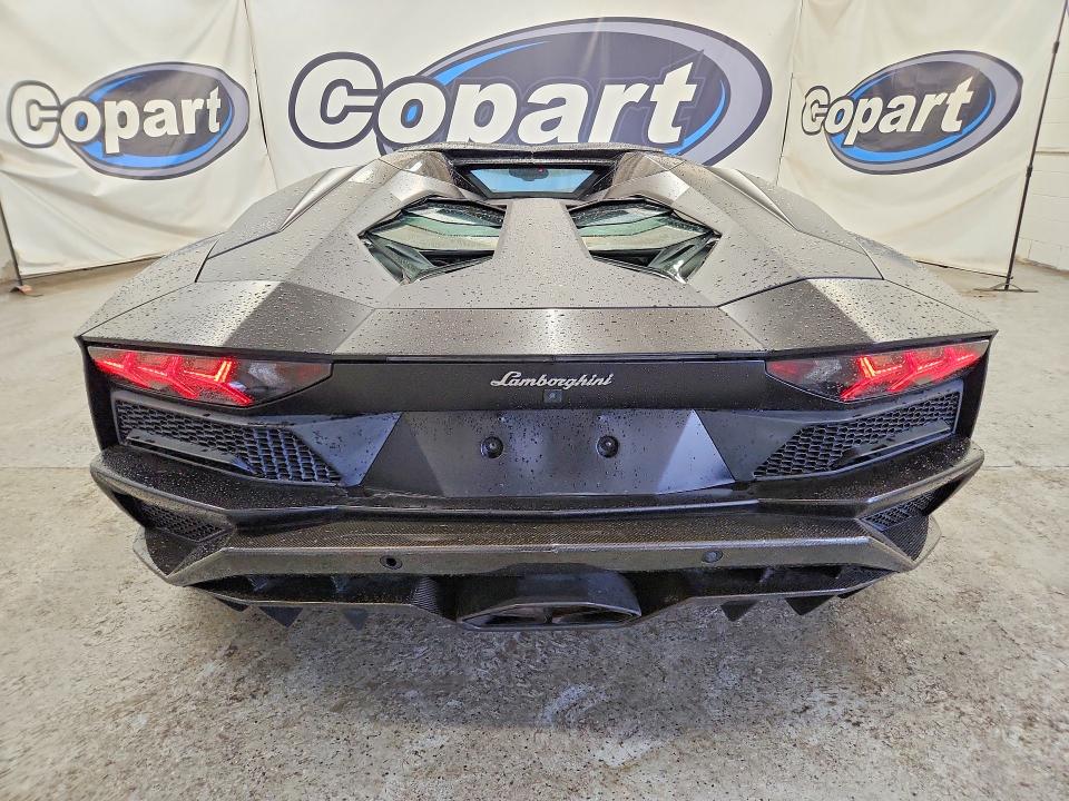 2018 Lamborghini Aventador VIN ZHWUV4ZD0JLA07069 COPART salvage auction — MINOR DENT/SCRATCHES, Mt - Cert Of Title-Rebuilt Salvage, sold $350,000 on 2026-07-25 (photo 6)