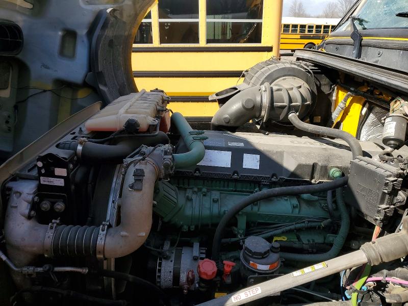 2022 Volvo VIN 4V4NC9EH9NN289300 COPART salvage auction — ROLLOVER, Salvage Title, sold $53,000 on 2026-08-04 (photo 7)