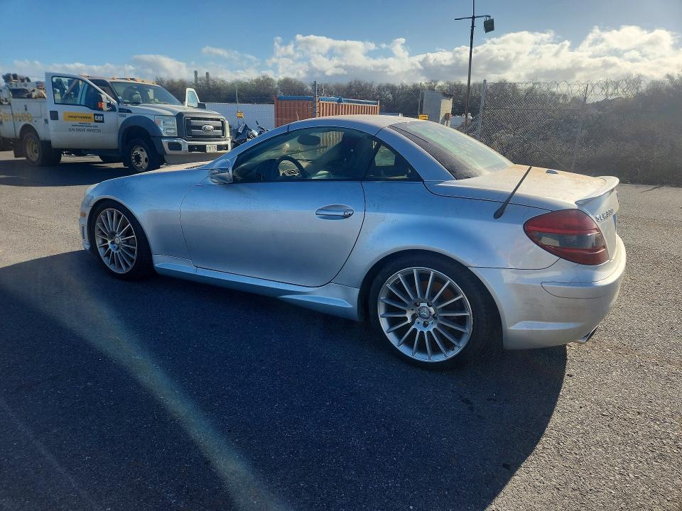 2010 Mercedes-benz Slk-klasse VIN WDBWK5EA4AF229247 COPART salvage auction — WATER/FLOOD, Hi - Certificate Of Salvage, sold $2 on 2026-07-20 (photo 2)