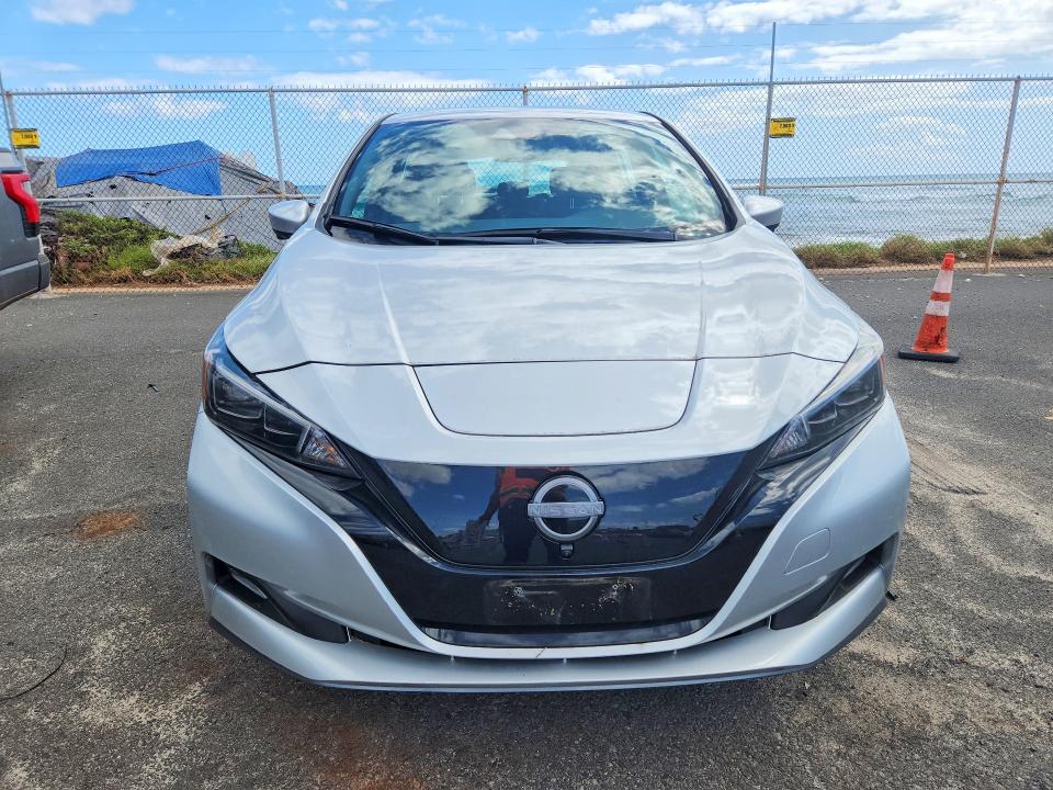 2025 Nissan Leaf VIN 1N4CZ1CV3SC557606 COPART salvage auction — WATER/FLOOD, HI - CERTIFICATE OF SALVAGE, sold $1,750 on 2026-07-27 (photo 5)