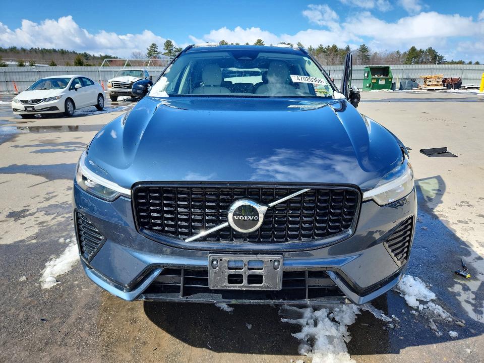 2024 Volvo Xc60 VIN YV4L12RK1R1767113 COPART salvage auction — SIDE, Salvage Title, sold $9,600 on 2026-08-19 (photo 5)