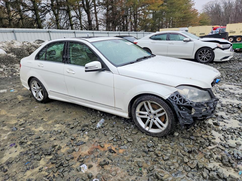 2014 Mercedes-benz C-klasse VIN WDDGF8AB7EA956868 COPART salvage auction — FRONT END, Nj - Cert Of Title-Salvage, sold $1,700 on 2026-08-05 (photo 4)