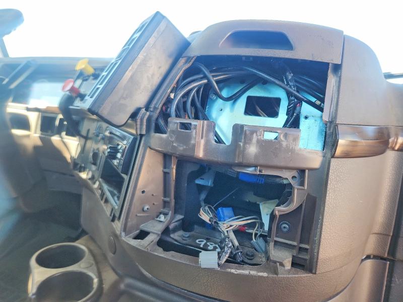 2017 Volvo VIN 4V4N39TGXHN988112 COPART salvage auction — MECHANICAL, In - Certificate Of Title, sold $5,100 on 2026-07-30 (photo 9)
