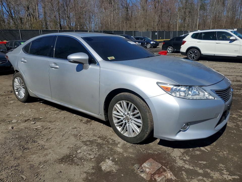 2014 Lexus ES VIN JTHBK1GG0E2097559 COPART salvage auction — REAR END, Dc - Certificate Of Title, sold $300 on 2026-07-28 (photo 4)