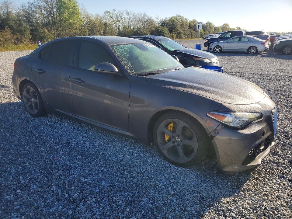 2018 Alfa romeo Giulia VIN ZARFAEBN5J7577862 COPART salvage auction — FRONT END, Id - Salvage Certificate Of Title, sold $3,600 on 2026-07-20 (photo 4)