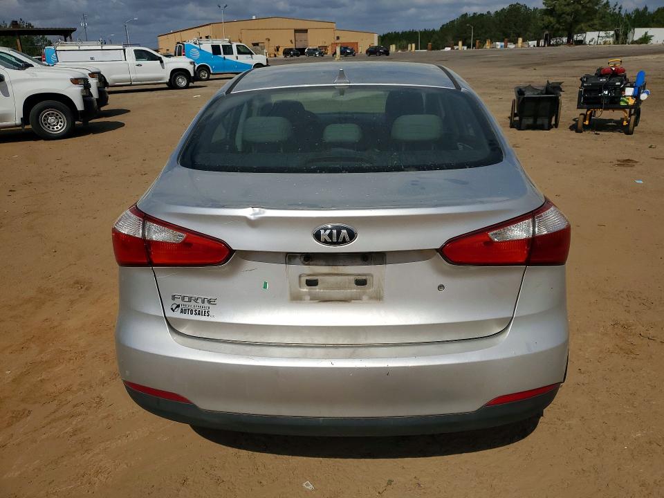 2015 Kia Forte VIN KNAFK4A69F5287023 COPART salvage auction — FRONT END, SC - CERT OF TITLE-SALVAGE, sold $400 on 2026-07-24 (photo 6)